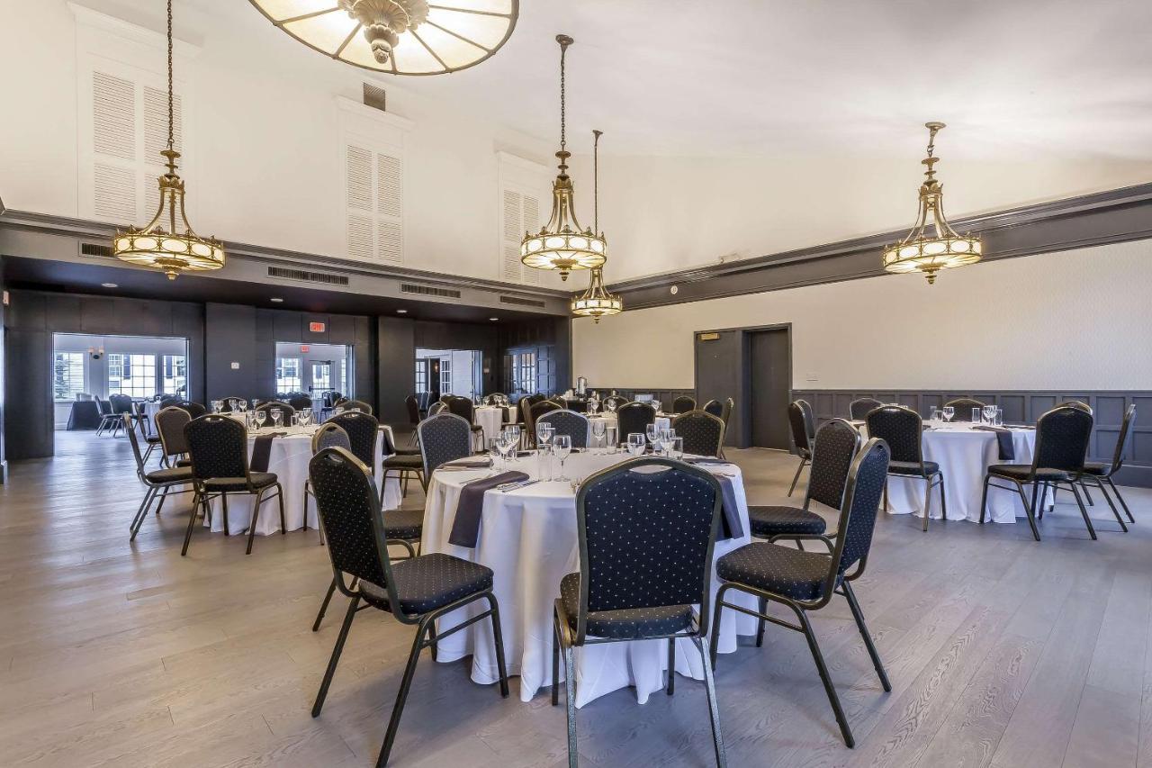 The Aurora Inn Hotel And Event Center Esterno foto