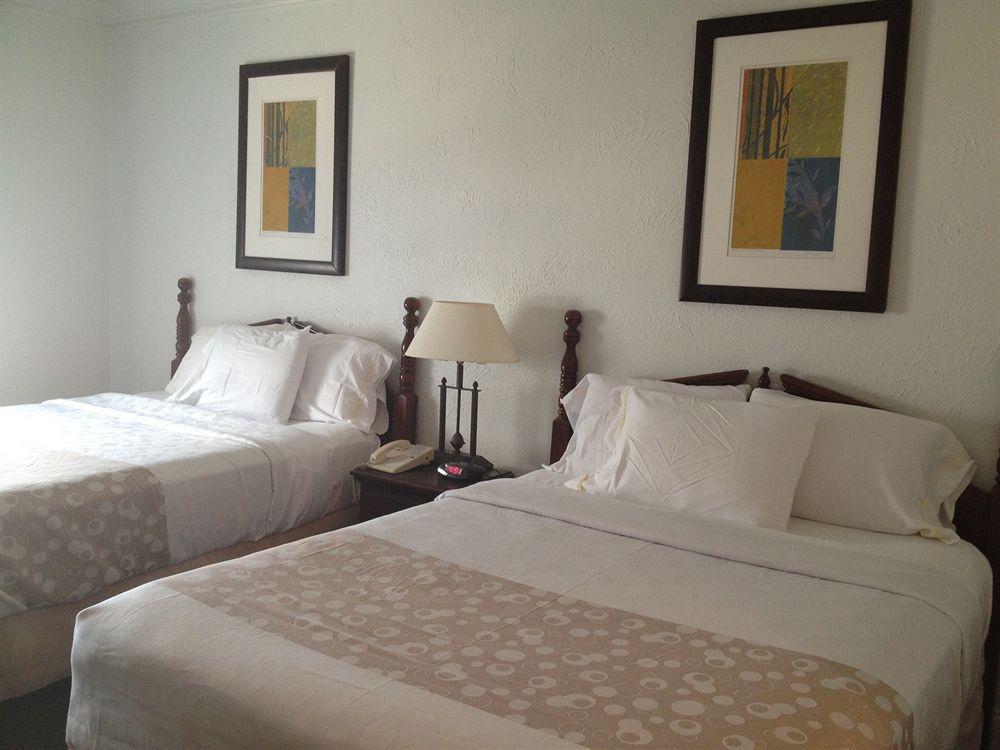 The Aurora Inn Hotel And Event Center Esterno foto