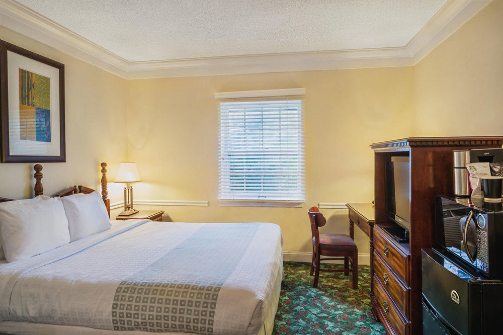 The Aurora Inn Hotel And Event Center Esterno foto