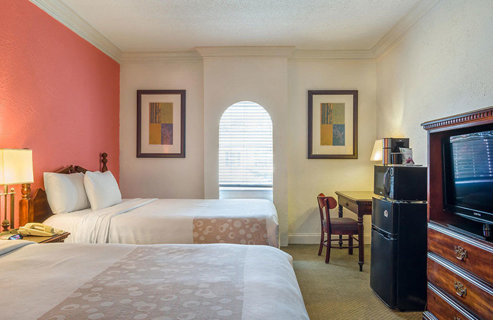 The Aurora Inn Hotel And Event Center Esterno foto